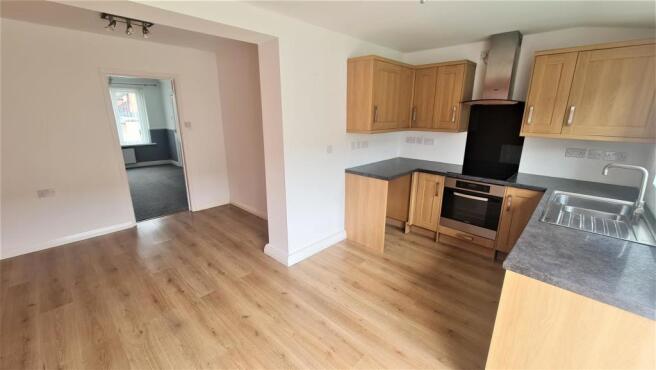 KITCHEN/DINING ROOM