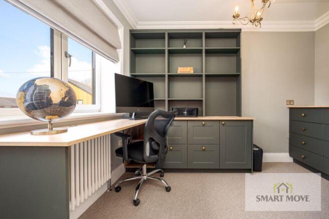 Bedroom / Office