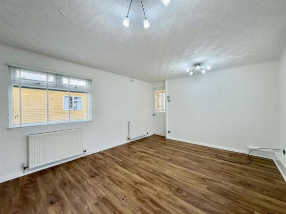 1 bed Park Home for sale Image 8