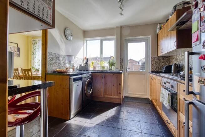 Kitchen - EweMove Swindon South