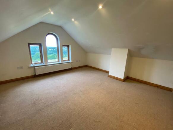 Bedroom 1 .jpg