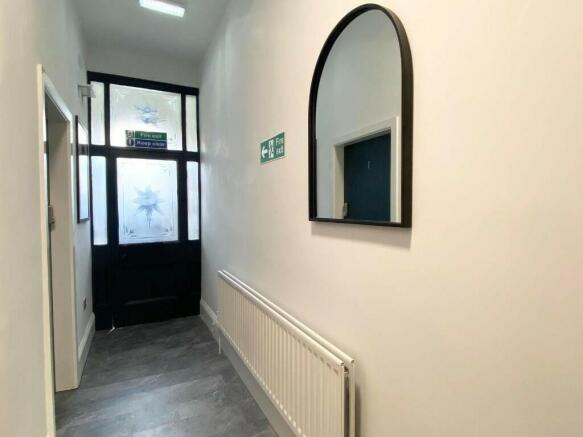 Studio to rent Image 4