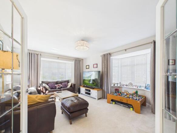 4 bed Detached for sale Image 4
