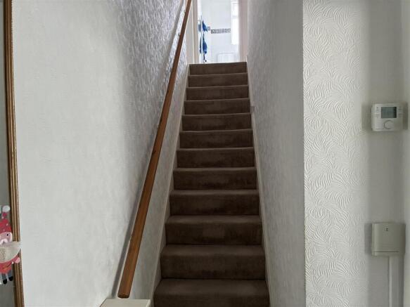 ENTRANCE HALL/STAIRS