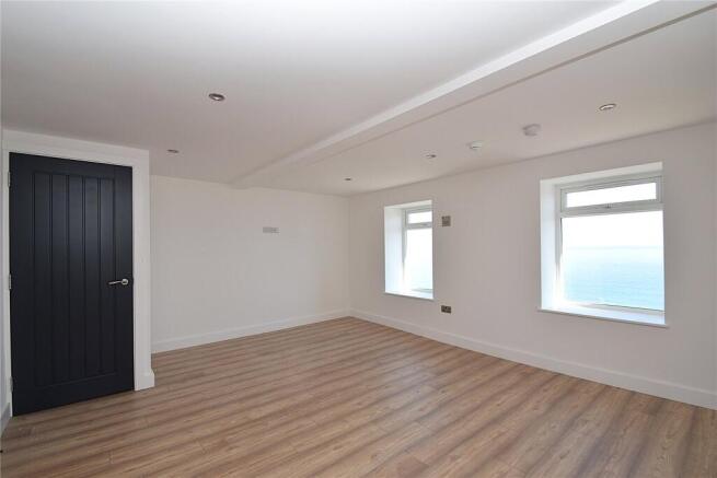 2 bed Apartment to rent Image 4