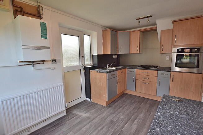 3 bed Semi-Detached for sale Image 5