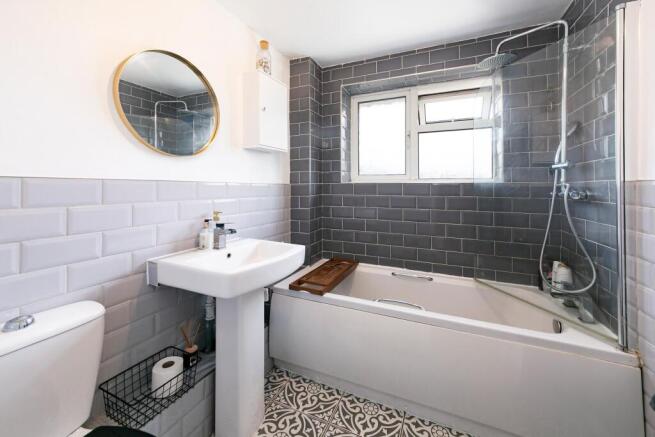 3 bed Semi-Detached for sale Image 8