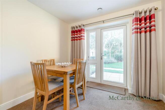 8703975-interior13.jpg