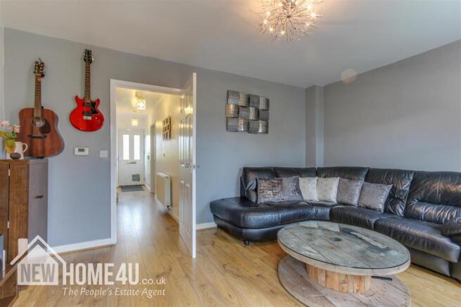 LOUNGE: