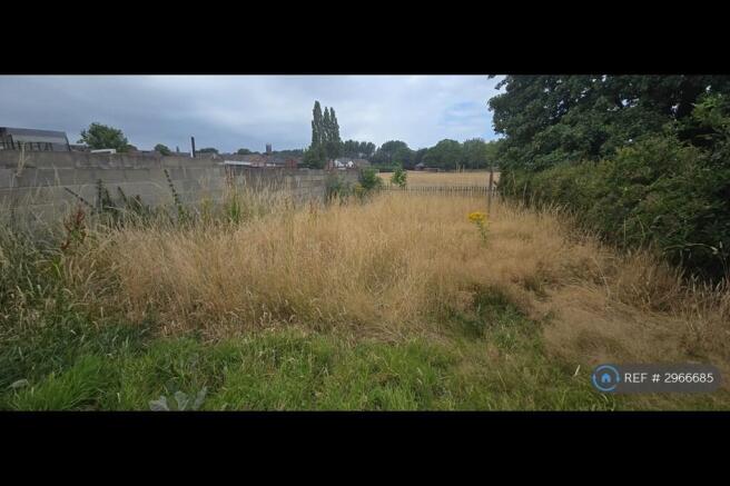 3 bed Semi-Detached to rent Image 11