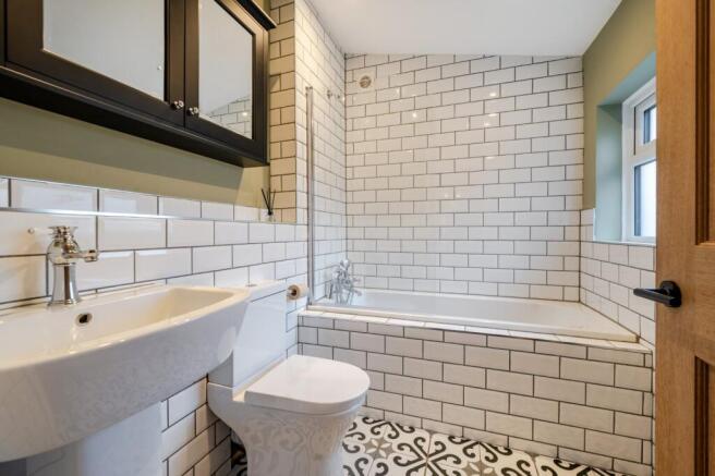 2 bed House to rent Image 11
