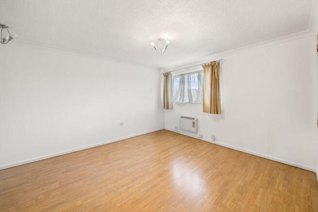 Dacre Close, Greenford photo 4