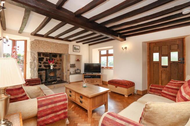 Living Room3.jpg