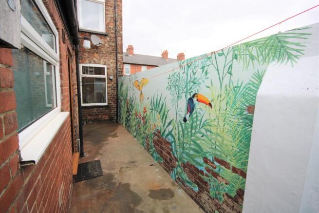 4 bed End of Terrace to rent Image 8