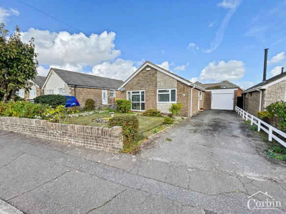 3-bed bungalow on Montrose Drive, Bournemouth, BH10 4, £325,000