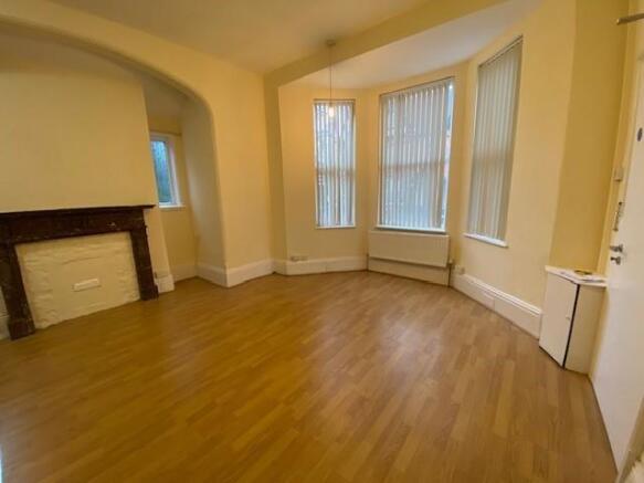 Strensham rd 38 flat 2 studio 2.jpg