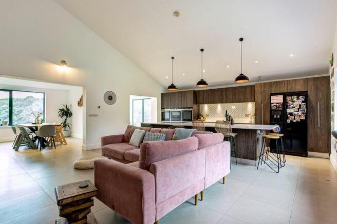 OPEN PLAN LIVING KITCHEN B