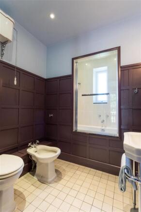 En-Suite Bathroom