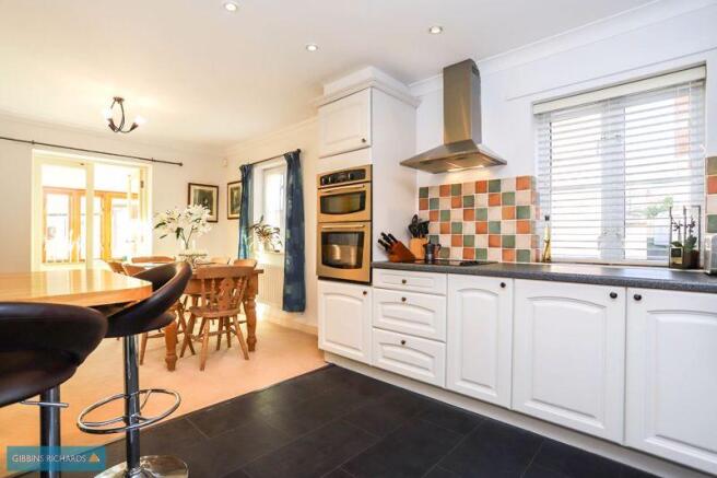 kitchen/dining...