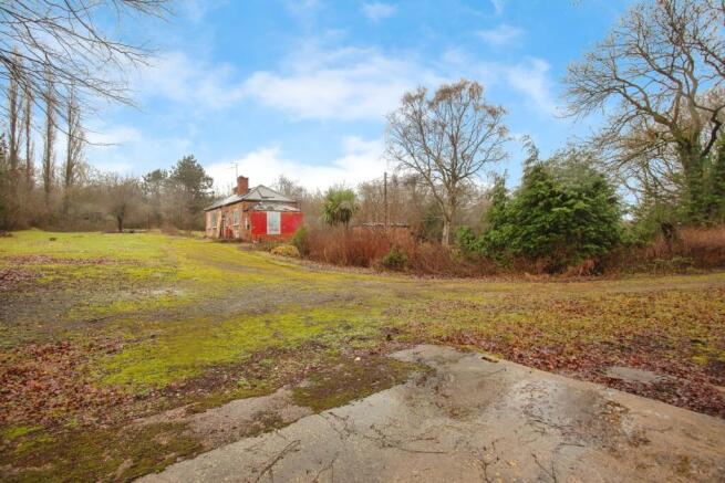 1 bed Detached for sale Image 5