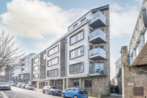 6, Baybridge House, Woodlands Way, London SW15 2SX