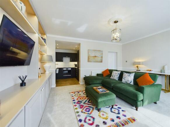 2 bed Apartment for sale Image 4
