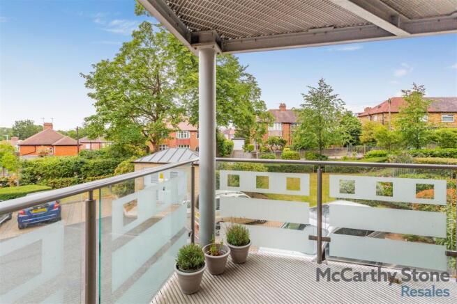 2 bed Apartment for sale Image 4