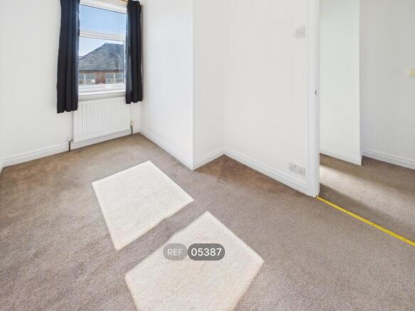 2 bed Terraced to rent Image 8