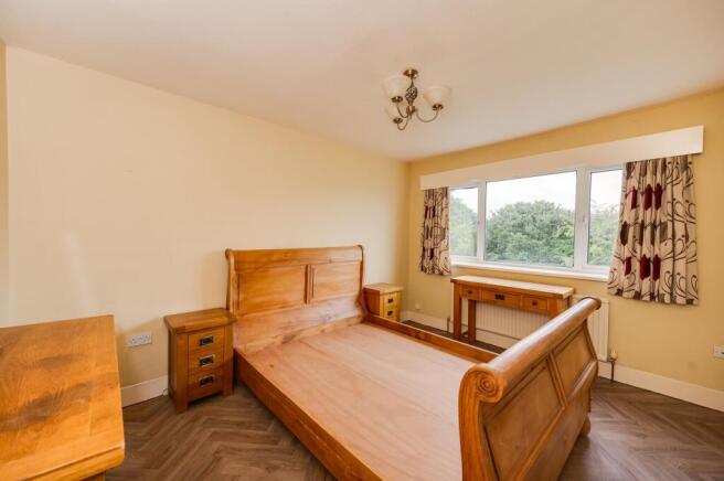 3 bed Semi-Detached for sale Image 9
