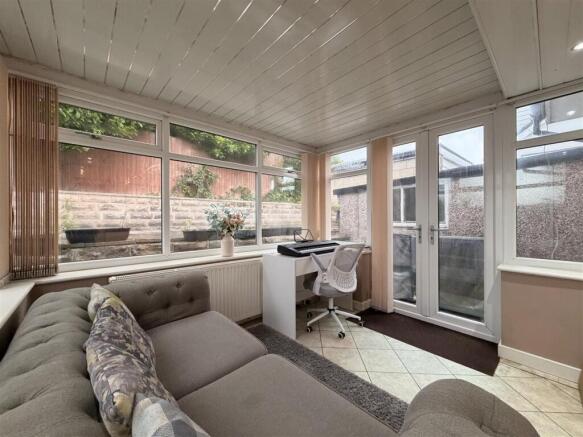 3 bed Semi-Detached for sale Image 6