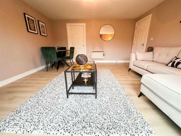 LOUNGE DINING ROOM