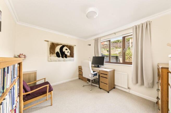 4 bed Semi-Detached for sale Image 8