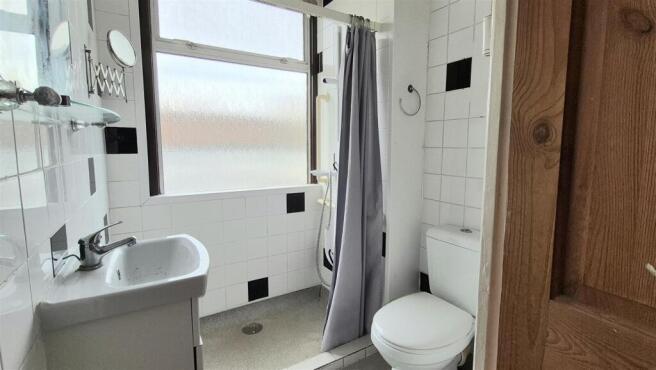 SHOWER ROOM