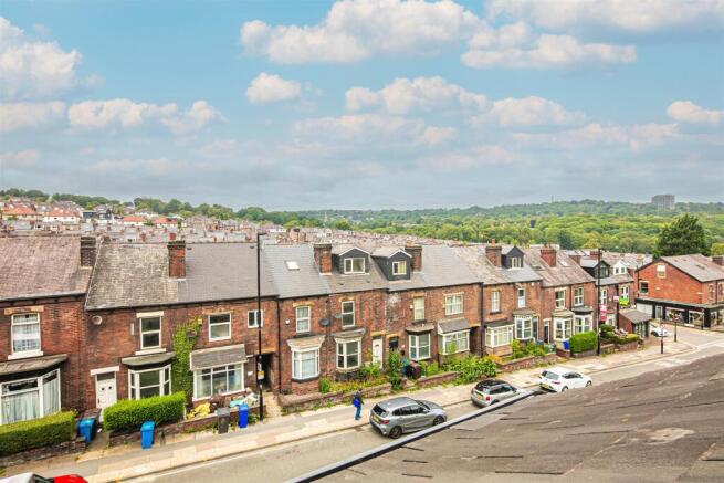 3 bed Terraced to rent Image 7