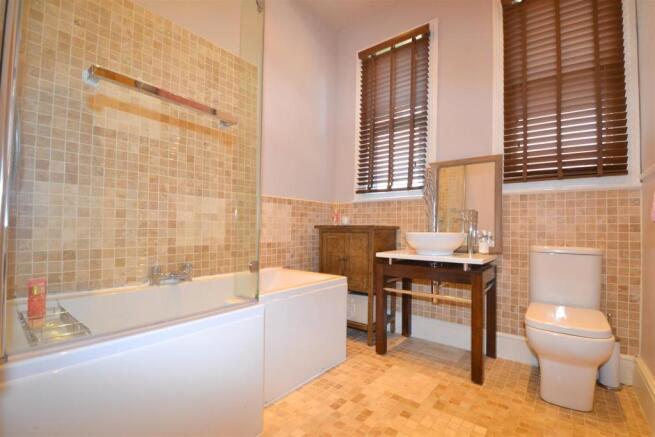 bathroom2.jpg