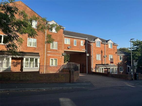 2 bed Apartment for sale Image 12