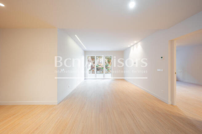 exclusiva-vivienda-con-jardin-reformada-junto-a...