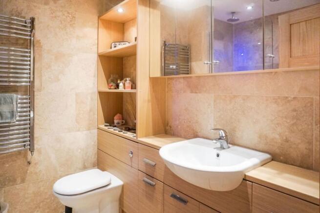 Master En-suite