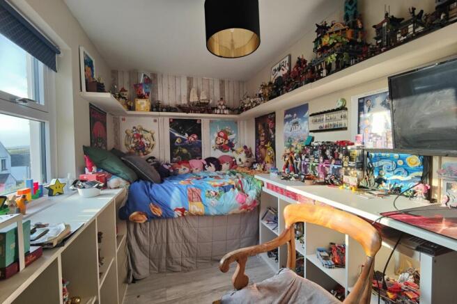 4 Bedrooms