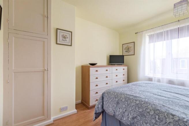 2 bed Semi-Detached for sale Image 11