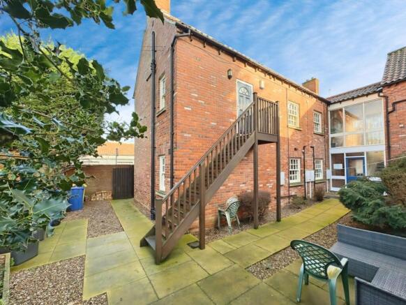 2 bed Flat for sale Image 11