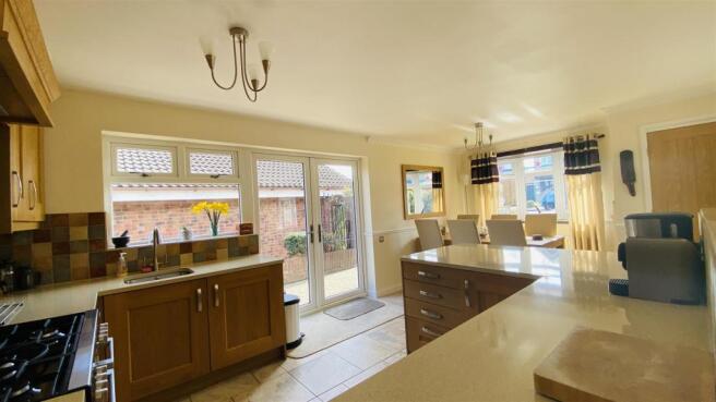 Lounge/Diner/Kitchen