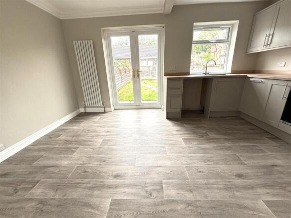 3 bed Town House for sale Image 10