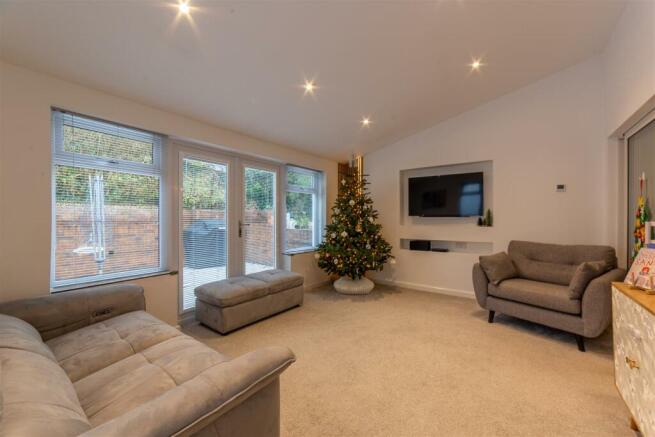 11 Hazel Close-17.jpg
