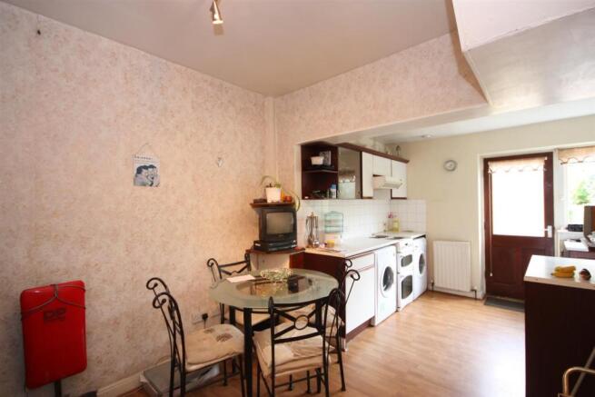 KITCHEN WITH DINING 