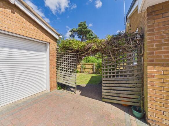 2 bed Detached Bungalow for sale Image 9