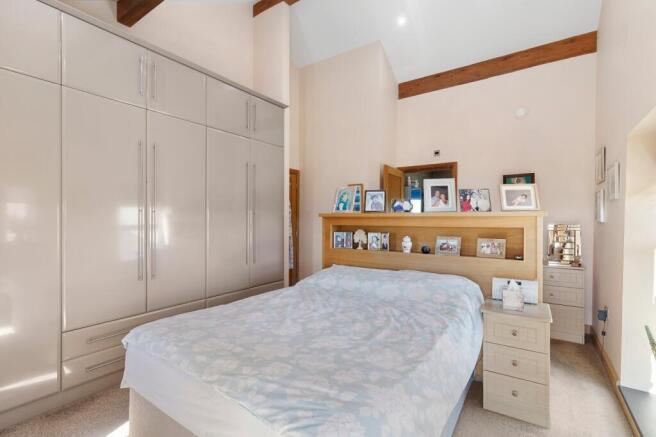 3 bed Barn Conversion for sale Image 11