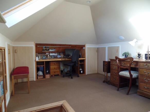 LOFT / HOBBIES ROOM