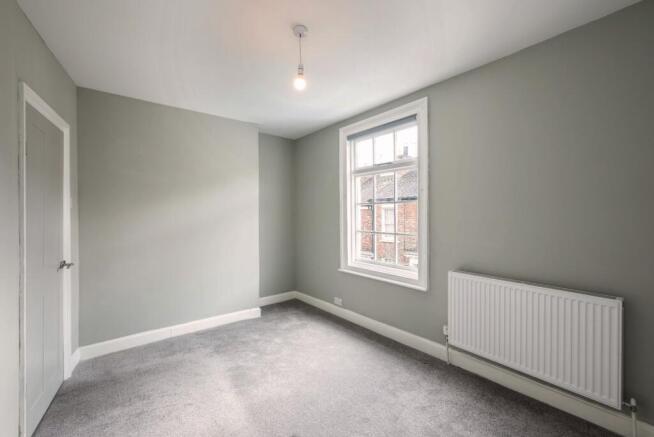3 bed Terraced to rent Image 5