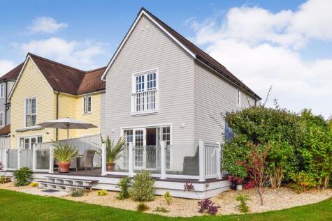 94 Windrush Lake, South Cerney, Cirencester, GL7 5TJ